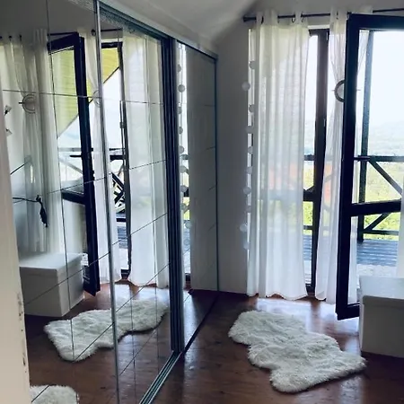 木屋 Madib -pokoj Do Wynajecia Gory,nocleg Beskidy, Widoki, Jezioro, Stadnina Koni, Grill, Domek, Apartament, Wypoczynek, Cisza, Spokoj, Nocleg,pokoj Do Wynajecia