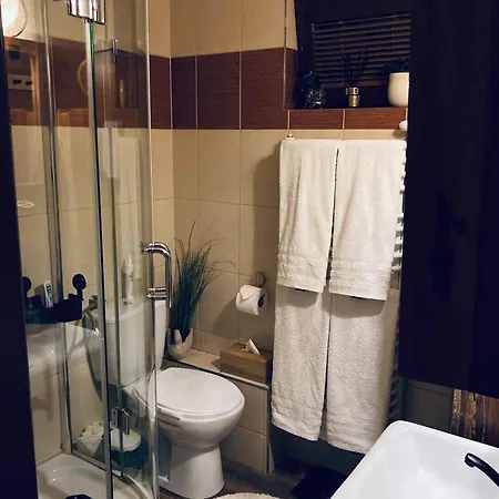 木屋 Madib -pokoj Do Wynajecia Gory,nocleg Beskidy, Widoki, Jezioro, Stadnina Koni, Grill, Domek, Apartament, Wypoczynek, Cisza, Spokoj, Nocleg,pokoj Do Wynajecia